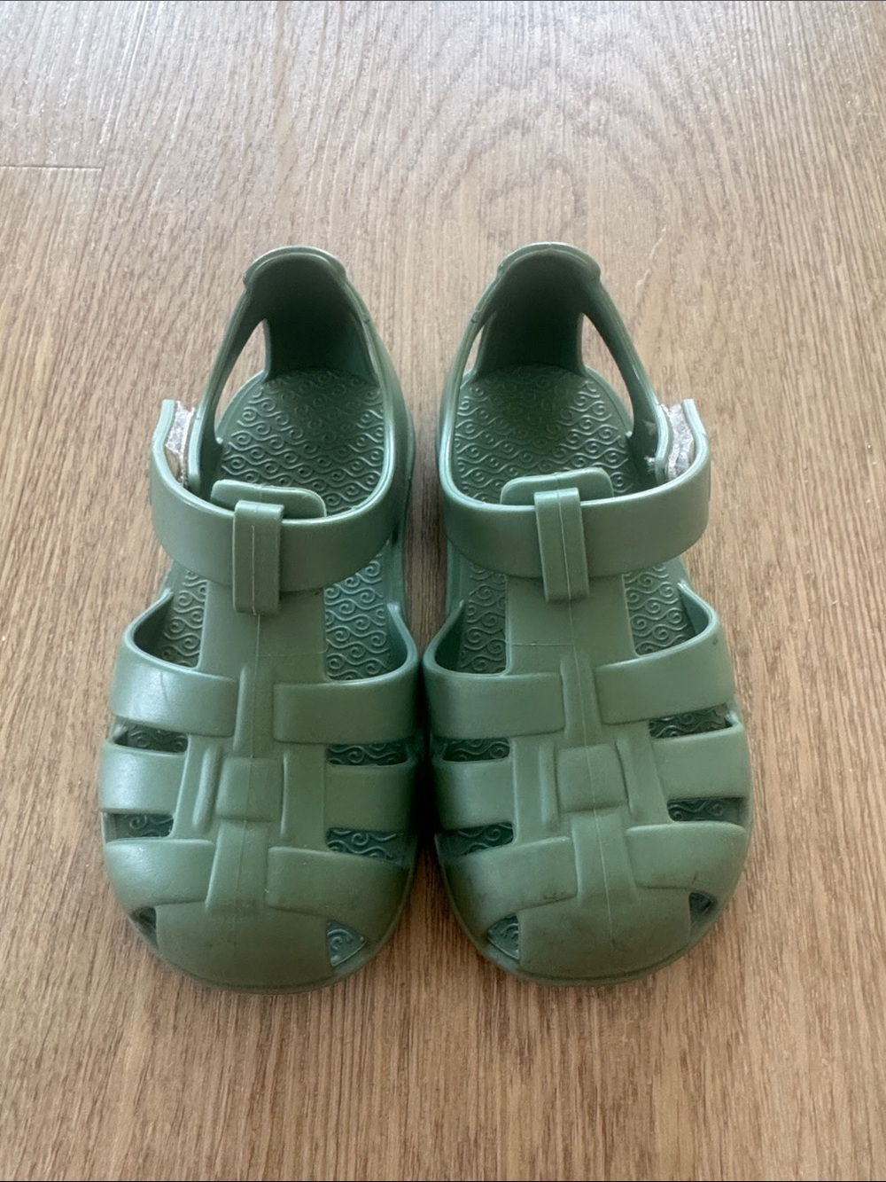 Igor Nemo barefoot Closed-Toe Jelly Sandals in Green
